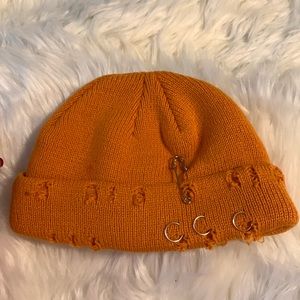 Unisex
Distressed beanie hat
